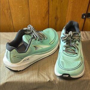 Altra Paradigm with Cushioned Midsole